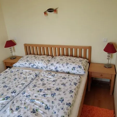 Piroska Wellness Apartment *